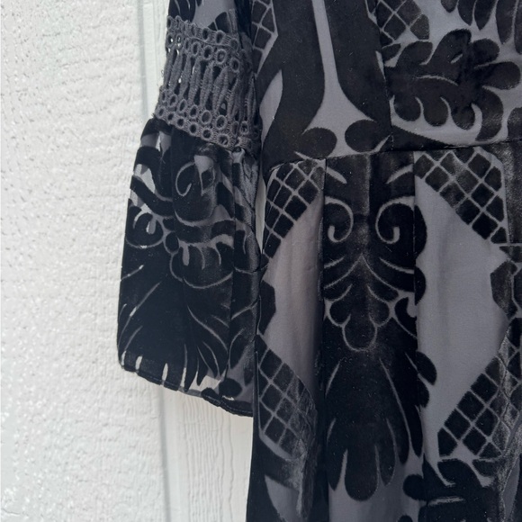 Eliza J. Bell Sleeve Velvet Dress - Picture 9 of 10